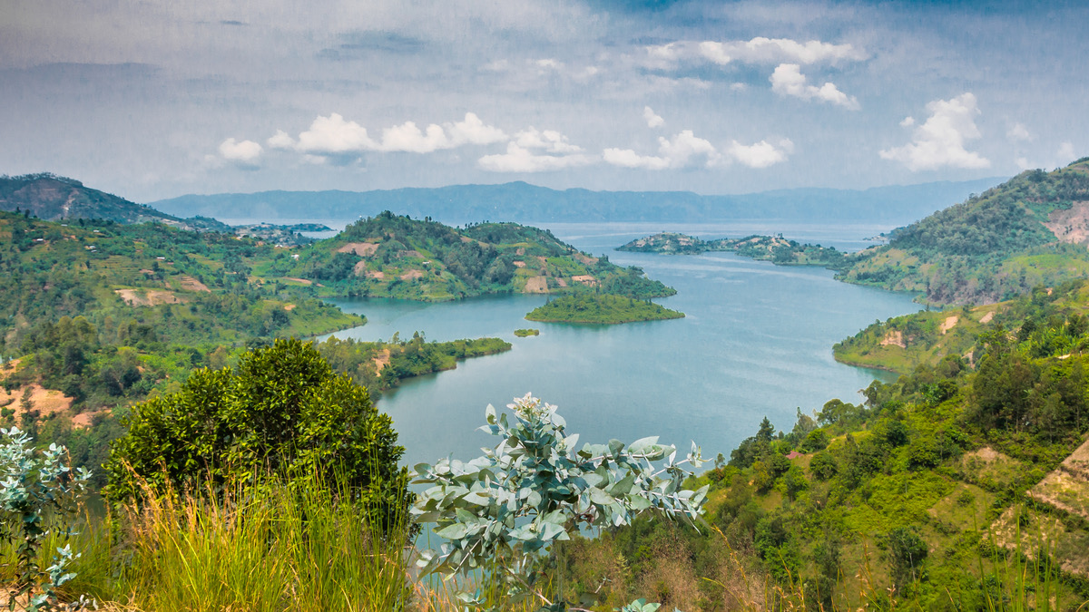 Vue du lac Kivu, bordé par les collines du Bushi